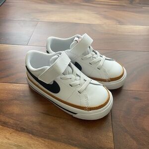New NW Nike toddler shoes 8